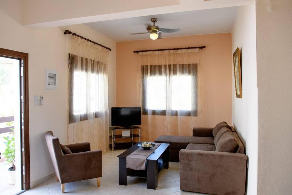 Вілла Effies House Myrties Екстер'єр фото